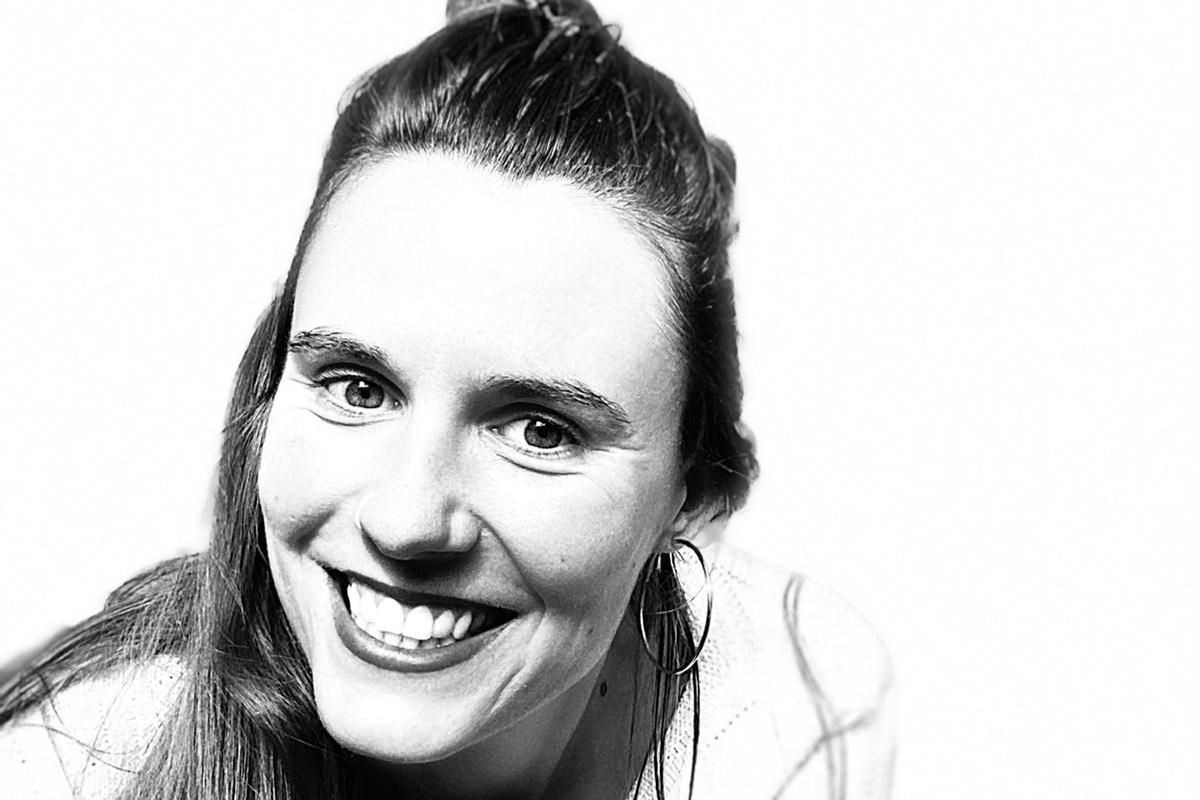 Stewardess EliseMichelle na First Datesavontuur op zoek naar liefde