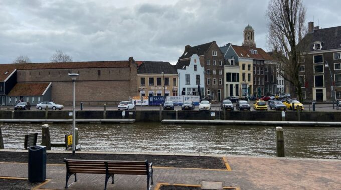 Bankjes Thorbeckegracht Zwolle