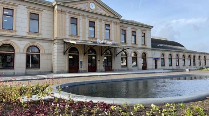vijver station Zwolle