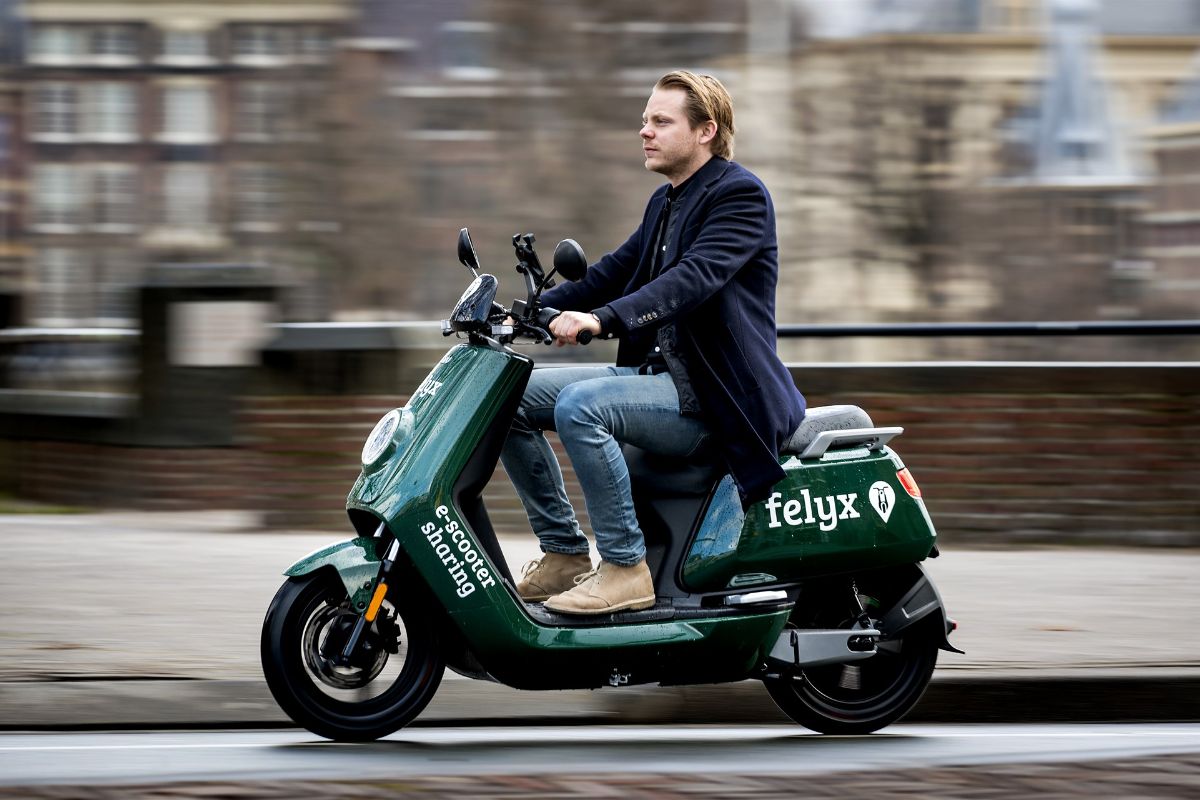Binnenkort helemaal geen deelscooters meer in Zwolle: ook Felyx gaat weg