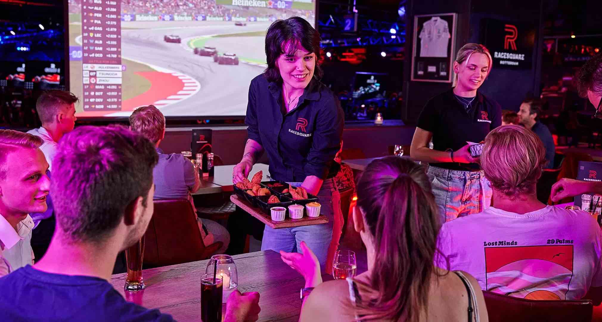 Van Formule 1 kijken tot livemuziek bij Café Ome Jan: 5 x weekendtips in Zwolle (25-27 juli)