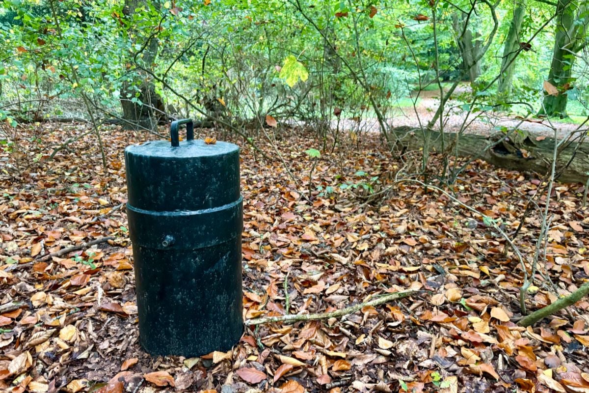 Nee, dit is geen verloren kettlebell: waarom je verspreid door Park het Engelse Werk deze buizen zie