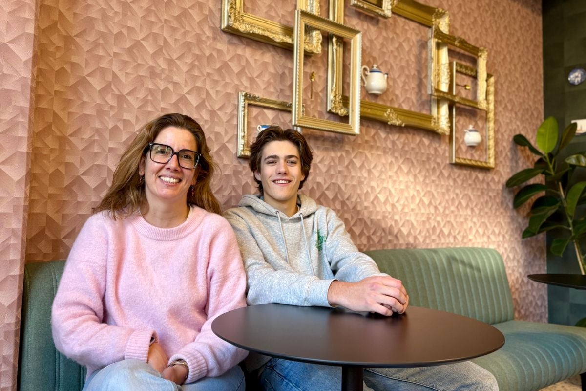 In deze nieuwe Zwolse koffiezaak is deze kast geen gewone kast: ‘Ben je klaar voor de verrassing?’